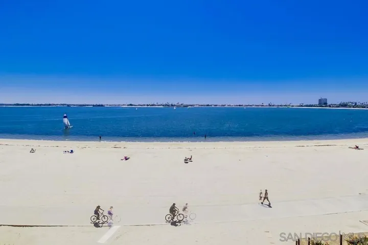 3888 Riviera Dr 301, San Diego, California 92109