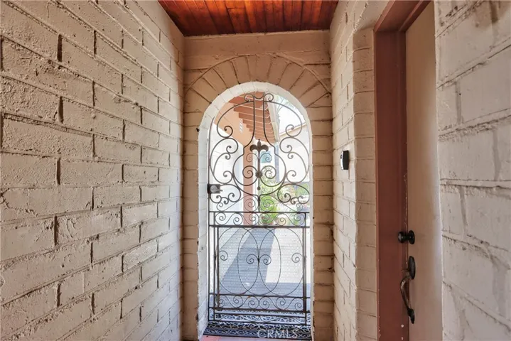 Entrance/Archway