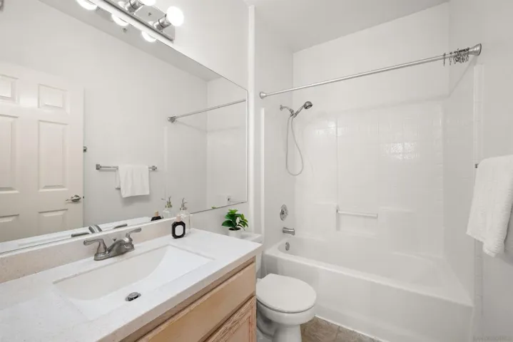 11454 Via Rancho San Diego 208, El Cajon, California 92019
