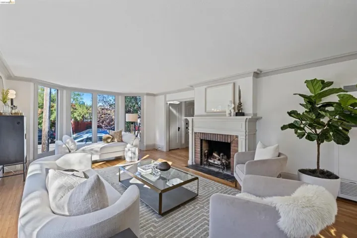 2935 Florence, Berkeley, California 94705
