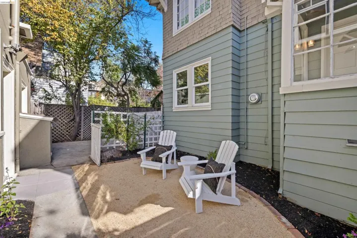 2935 Florence, Berkeley, California 94705