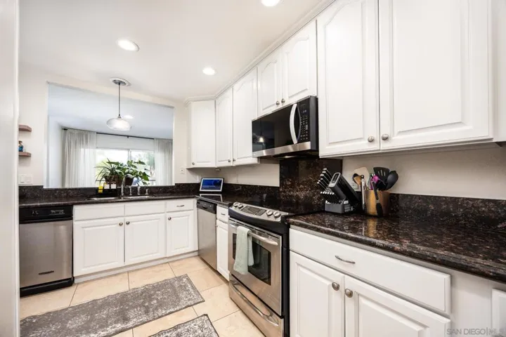 832 Kalpati Cir E, Carlsbad, California 92008