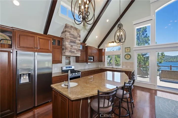 28714 Palisades, Lake Arrowhead, California 92352