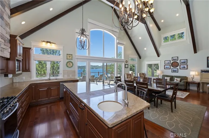 28714 Palisades, Lake Arrowhead, California 92352