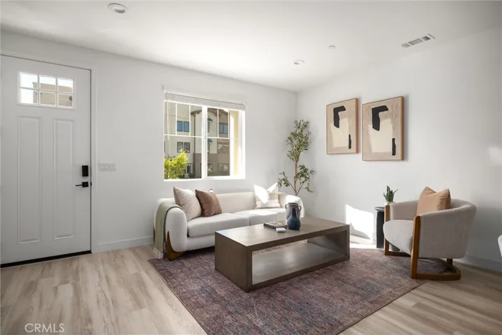 1033 Tiburon, San Luis Obispo, California 93401