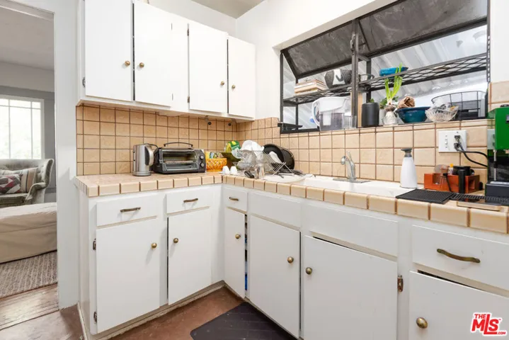 1458 Sutherland Street, Los Angeles, California 90026