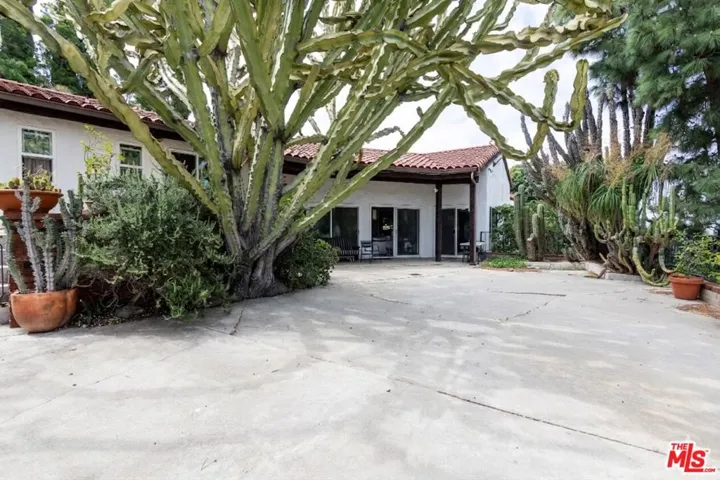 1458 Sutherland Street, Los Angeles, California 90026