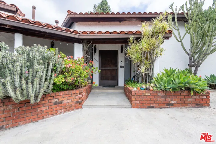 1458 Sutherland Street, Los Angeles, California 90026