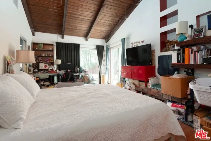 1458 Sutherland Street, Los Angeles, California 90026