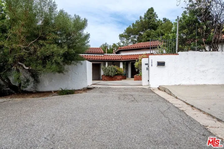1458 Sutherland Street, Los Angeles, California 90026