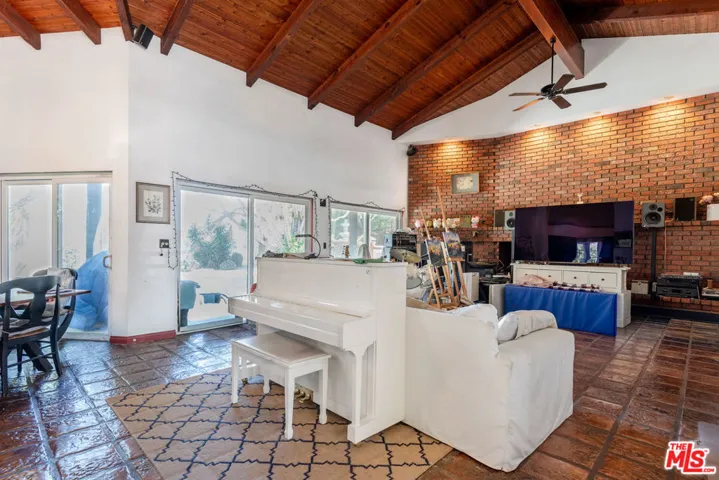 1458 Sutherland Street, Los Angeles, California 90026