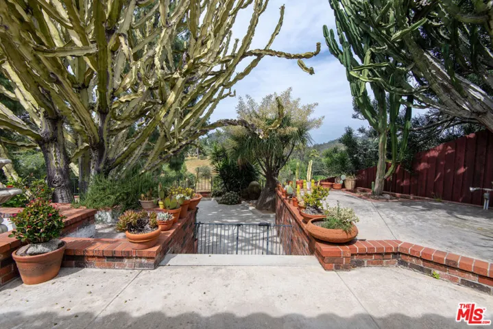 1458 Sutherland Street, Los Angeles, California 90026