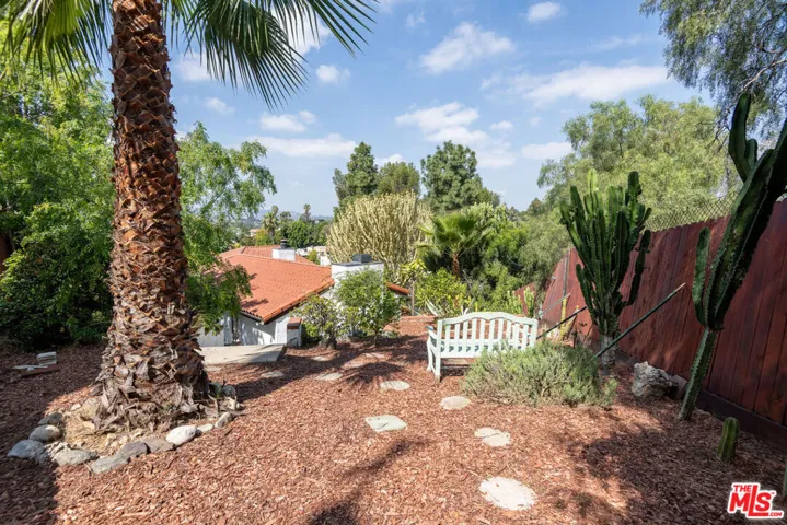 1458 Sutherland Street, Los Angeles, California 90026