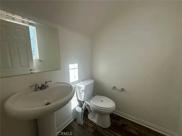 5862 Ginger Drive, Eastvale, California 92880