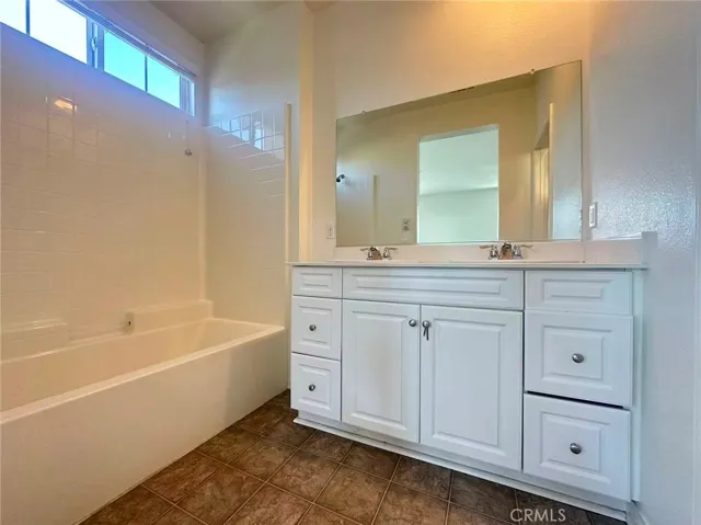 5862 Ginger Drive, Eastvale, California 92880