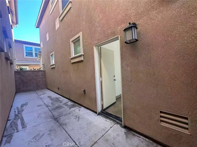 5862 Ginger Drive, Eastvale, California 92880