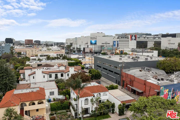 8472 Oakwood Avenue, Los Angeles, California 90048