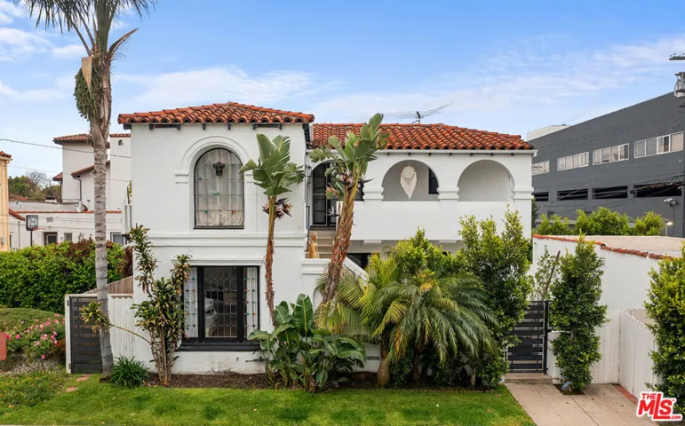 8472 Oakwood Avenue, Los Angeles, California 90048