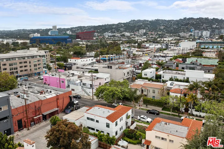 8472 Oakwood Avenue, Los Angeles, California 90048