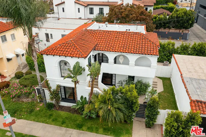 8472 Oakwood Avenue, Los Angeles, California 90048