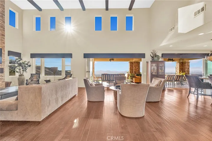 Every seat in the room faces the horizon