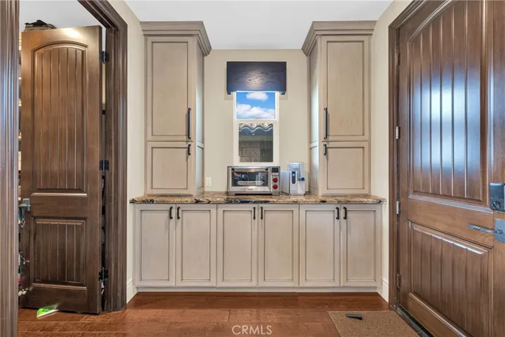 Prep area between kitchen and pantry
