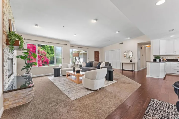 1091 Nightingale Place, Escondido, California 92027