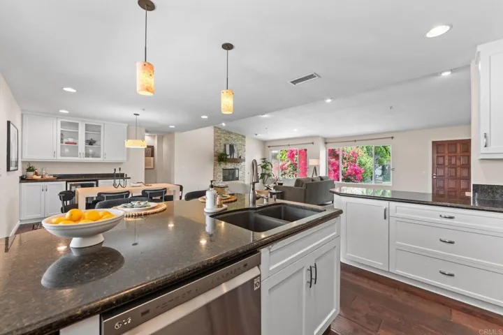1091 Nightingale Place, Escondido, California 92027
