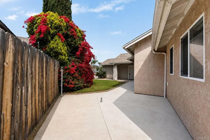1091 Nightingale Place, Escondido, California 92027
