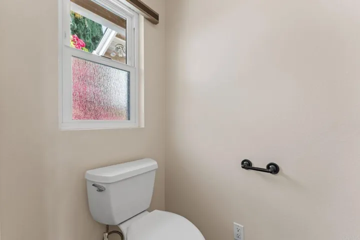1091 Nightingale Place, Escondido, California 92027