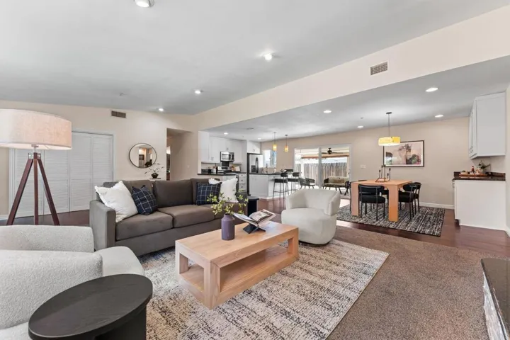 1091 Nightingale Place, Escondido, California 92027