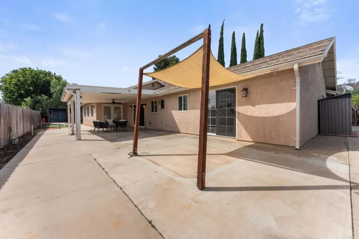 1091 Nightingale Place, Escondido, California 92027