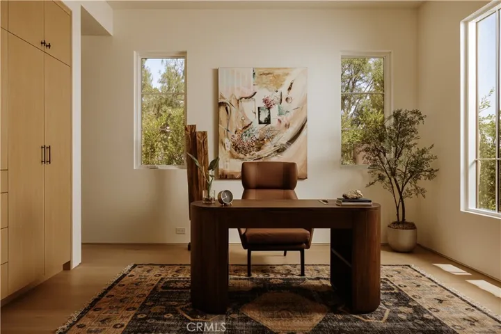 16933 Bosque Drive, Encino, California 91436