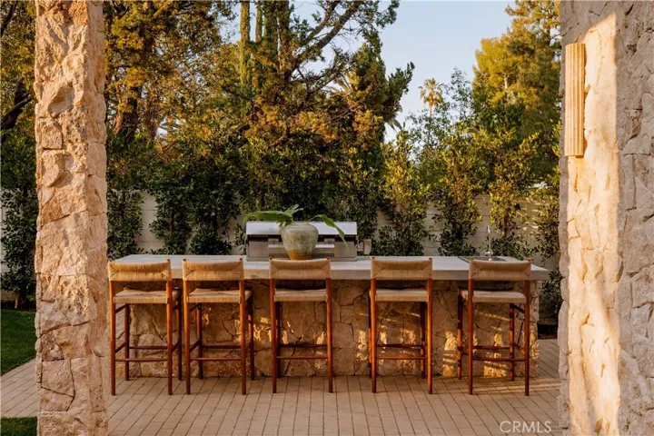 16933 Bosque Drive, Encino, California 91436