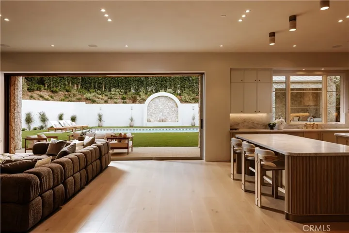 16933 Bosque Drive, Encino, California 91436