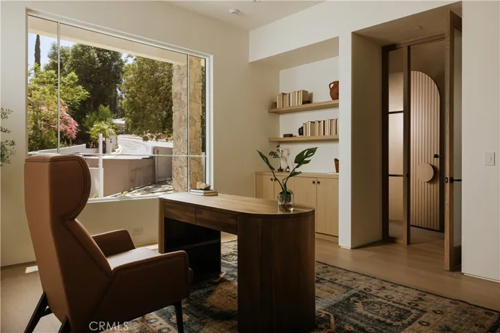 16933 Bosque Drive, Encino, California 91436