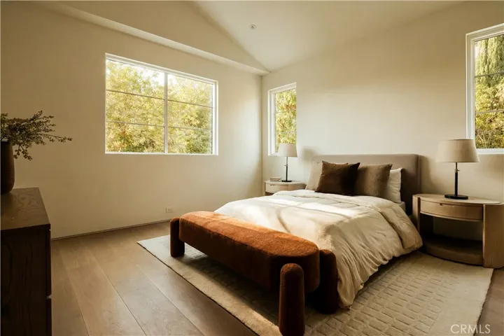 16933 Bosque Drive, Encino, California 91436