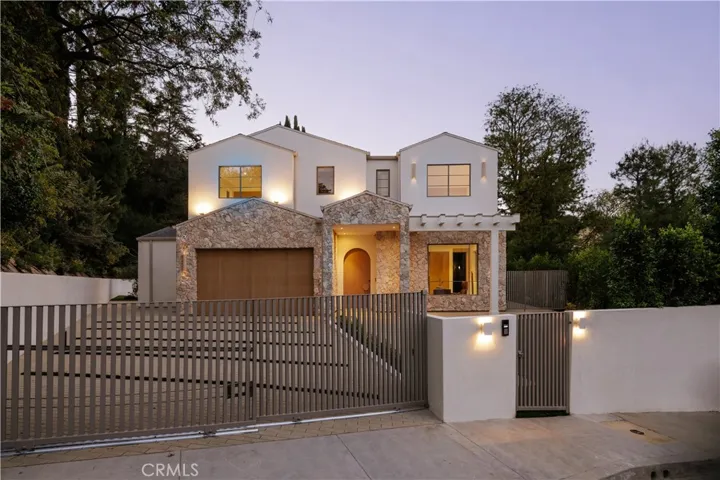 16933 Bosque Drive, Encino, California 91436