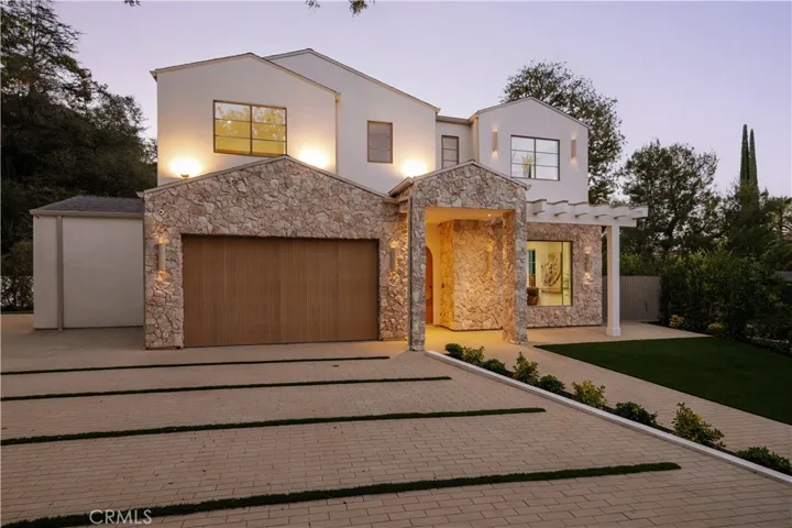 16933 Bosque Drive, Encino, California 91436