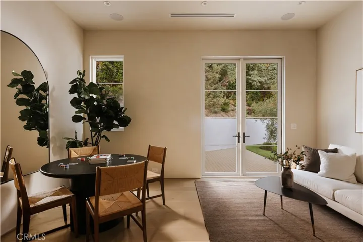 16933 Bosque Drive, Encino, California 91436