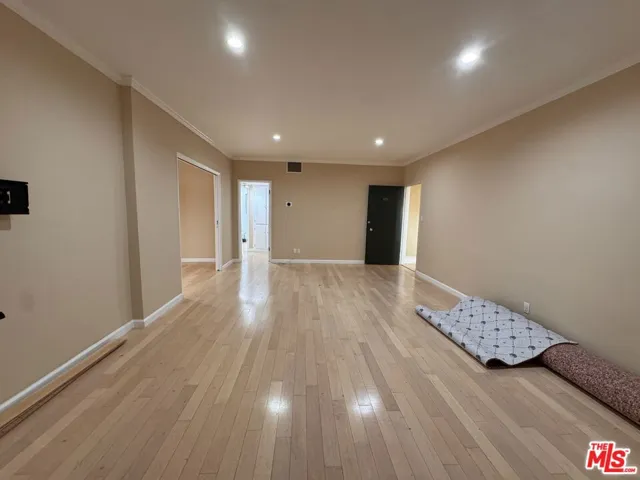 8550 Holloway Drive 101, West Hollywood, California 90069