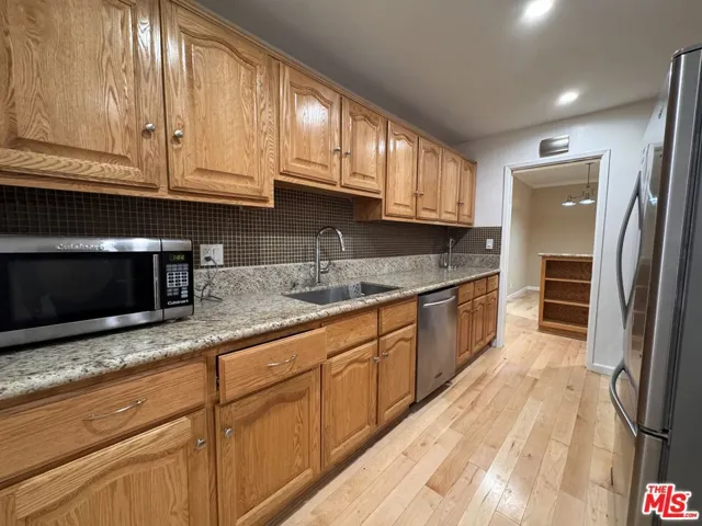 8550 Holloway Drive 101, West Hollywood, California 90069