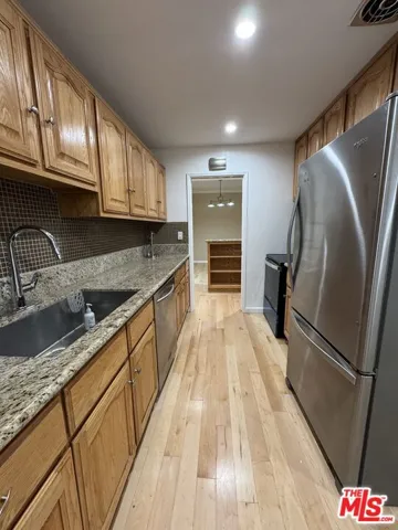 8550 Holloway Drive 101, West Hollywood, California 90069