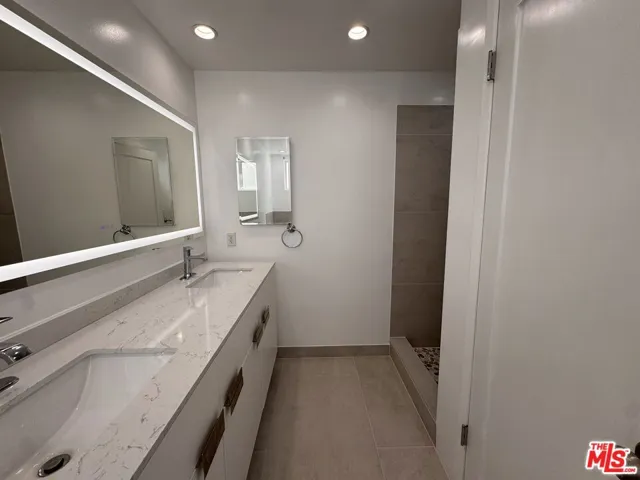 8550 Holloway Drive 101, West Hollywood, California 90069