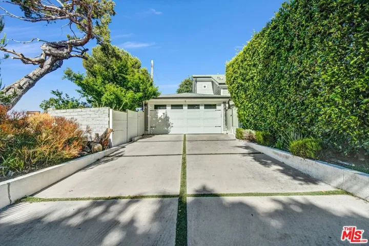 12233 Malone Street, Los Angeles, California 90066