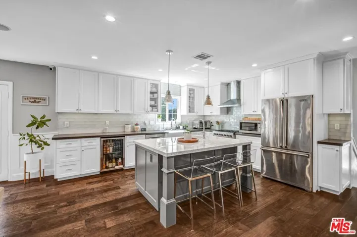 12233 Malone Street, Los Angeles, California 90066