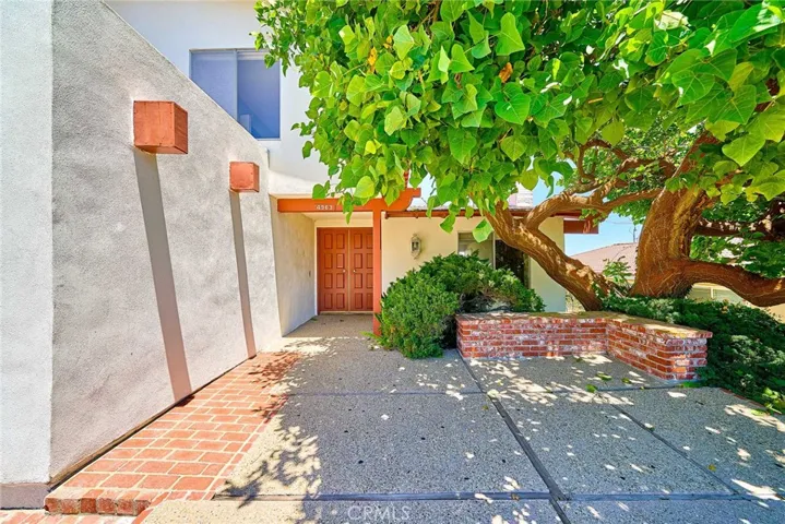 Wide Open Front entry