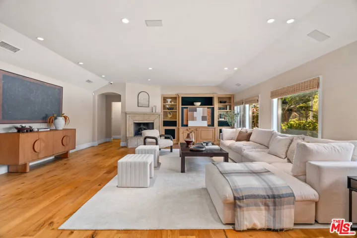 19234 Mayall Street, Los Angeles, California 91324