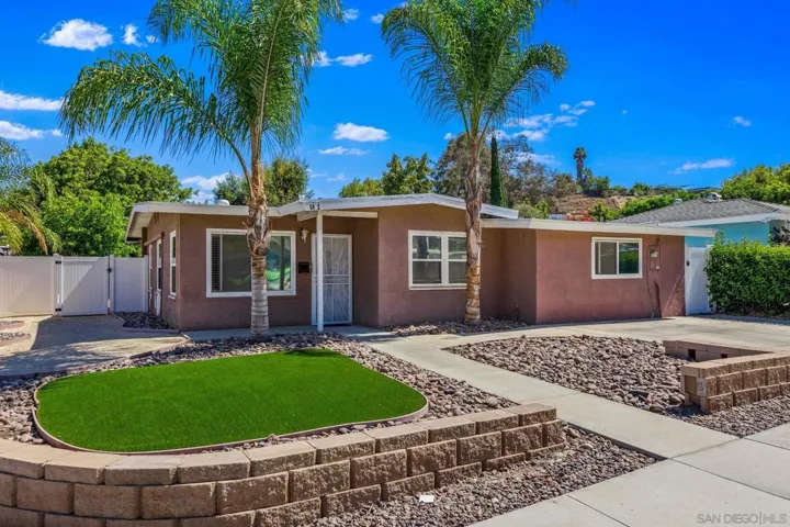 6062 Streamview, San Diego, California 92115