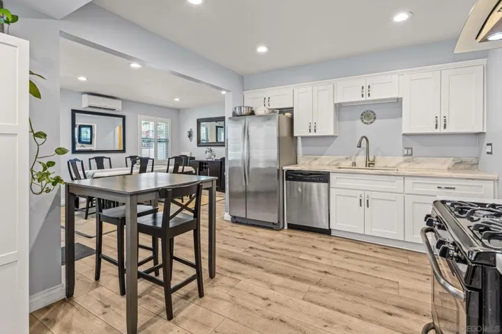 6062 Streamview, San Diego, California 92115